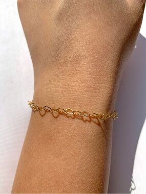 18k Gold Heart Link Bracelet